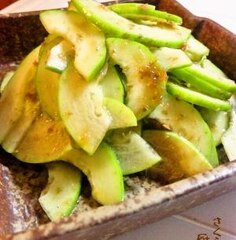 ポリ袋で簡単 調味料1つで 瓜の漬け物 レシピ 作り方 By まめもにお 楽天レシピ